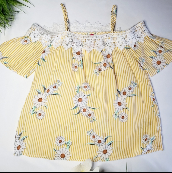 Cutie Patootie Other - Cuttie Patootie Floral Girl Top (S)7/8